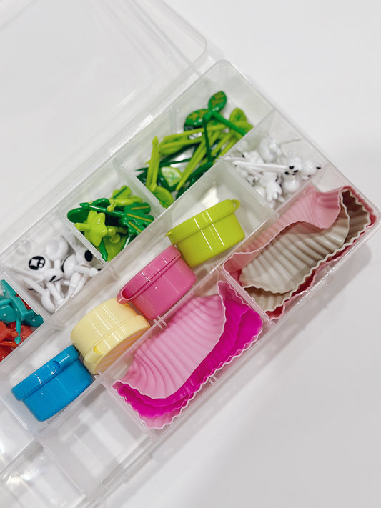Transparent box (plastic) 18 slots with removable divider